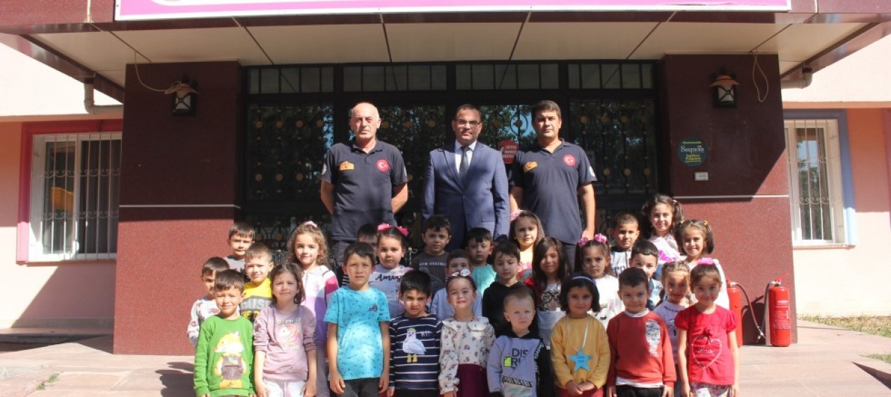 İTFAİYEDEN MİNİK ÖĞRENCİLERE SEMİNER