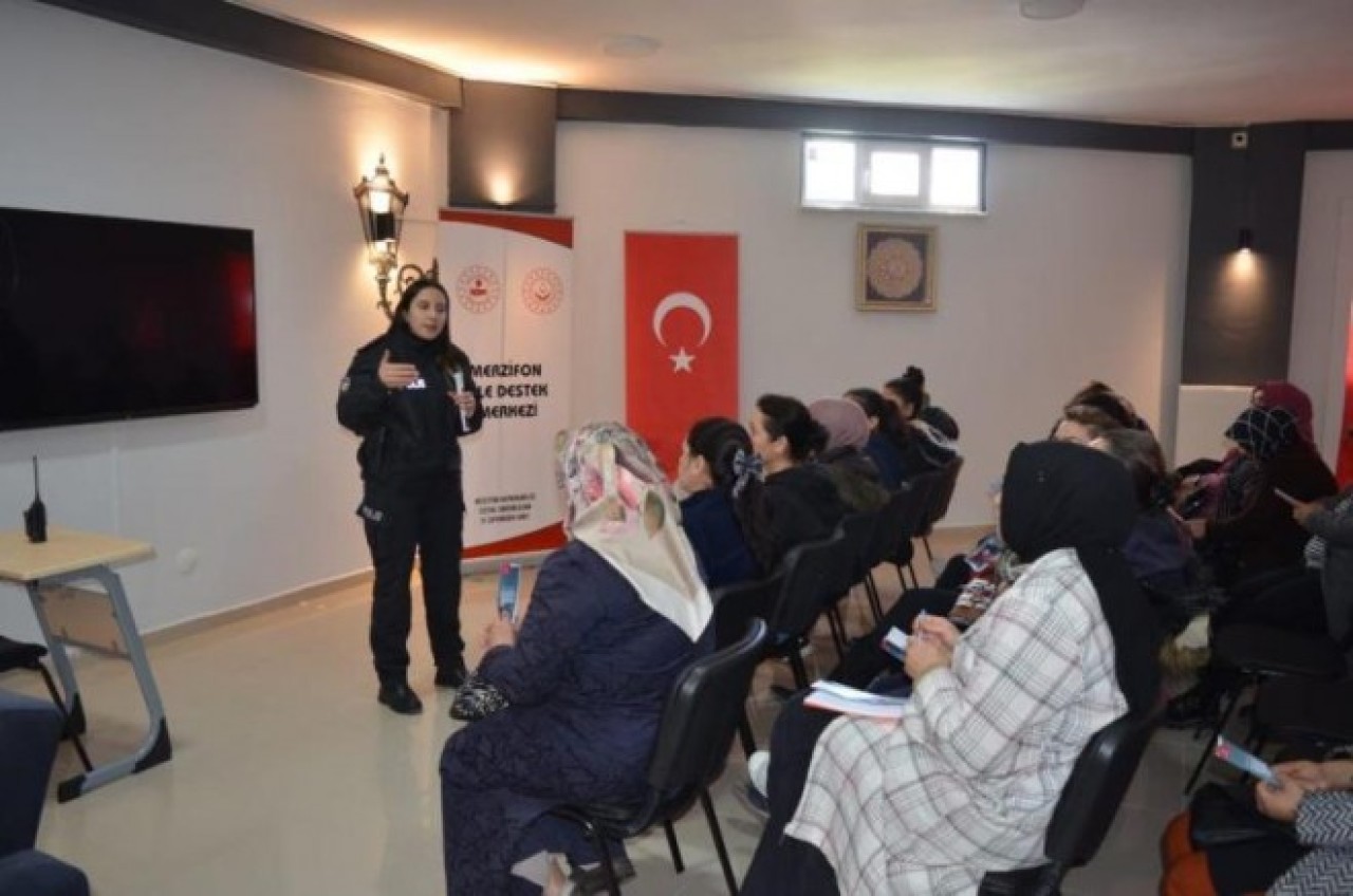 KADINLAR KADES HAKKINDA BİLGİLENDİRİLDİ