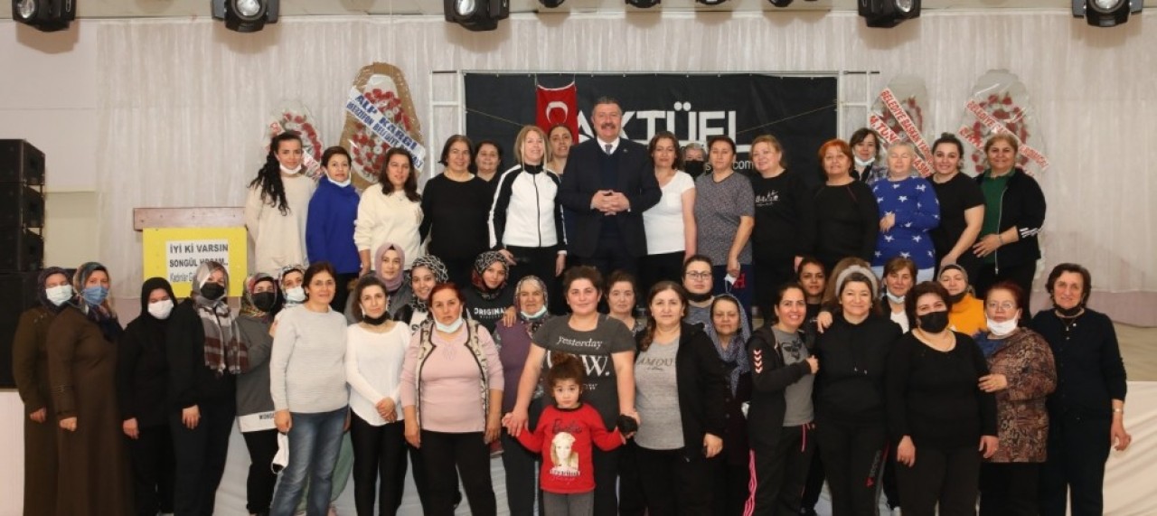 KADINLARIN GÜNLERİNİ KUTLADI