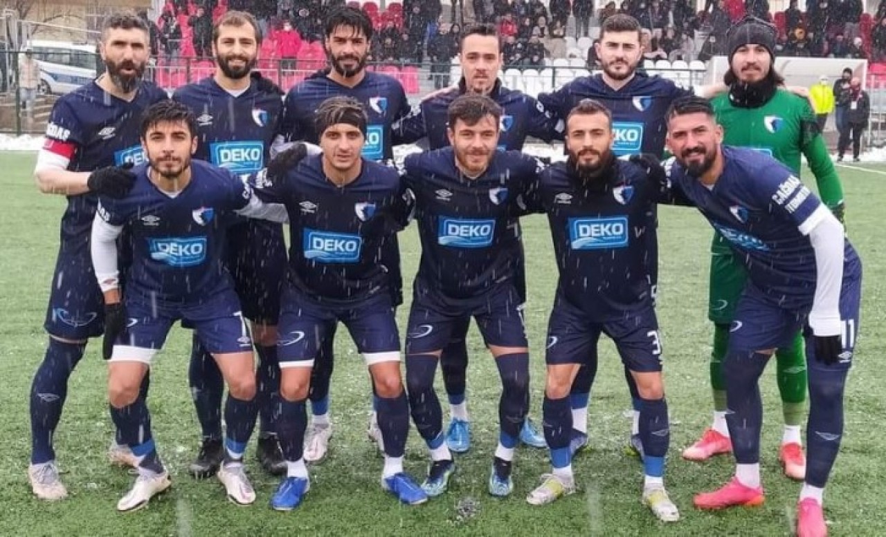 KAFİLE KAR ENGELİNE TAKILDI