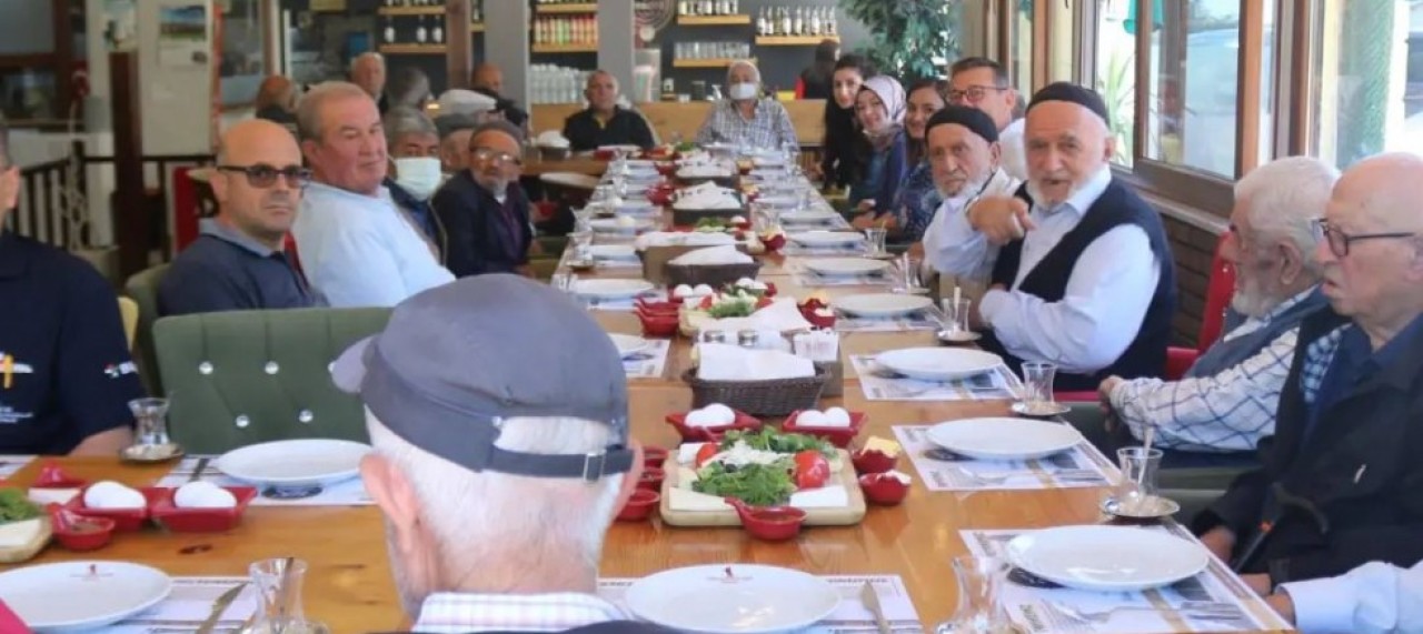 KAHVALTILI BABALAR GÜNÜ KUTLAMASI