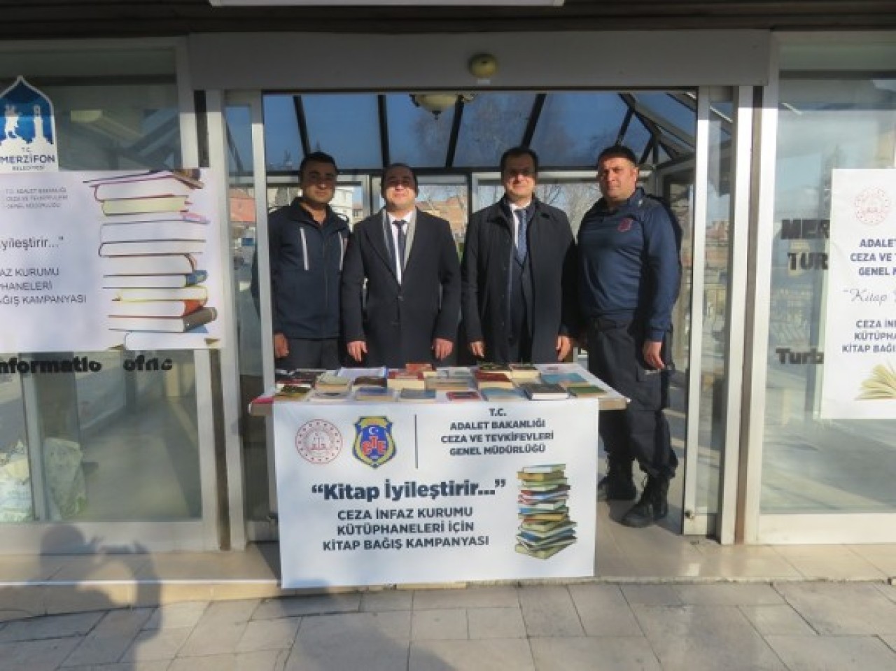 KAMPANYA İÇİN CUMHURİYET MEYDANI’NA STANT KURULDU