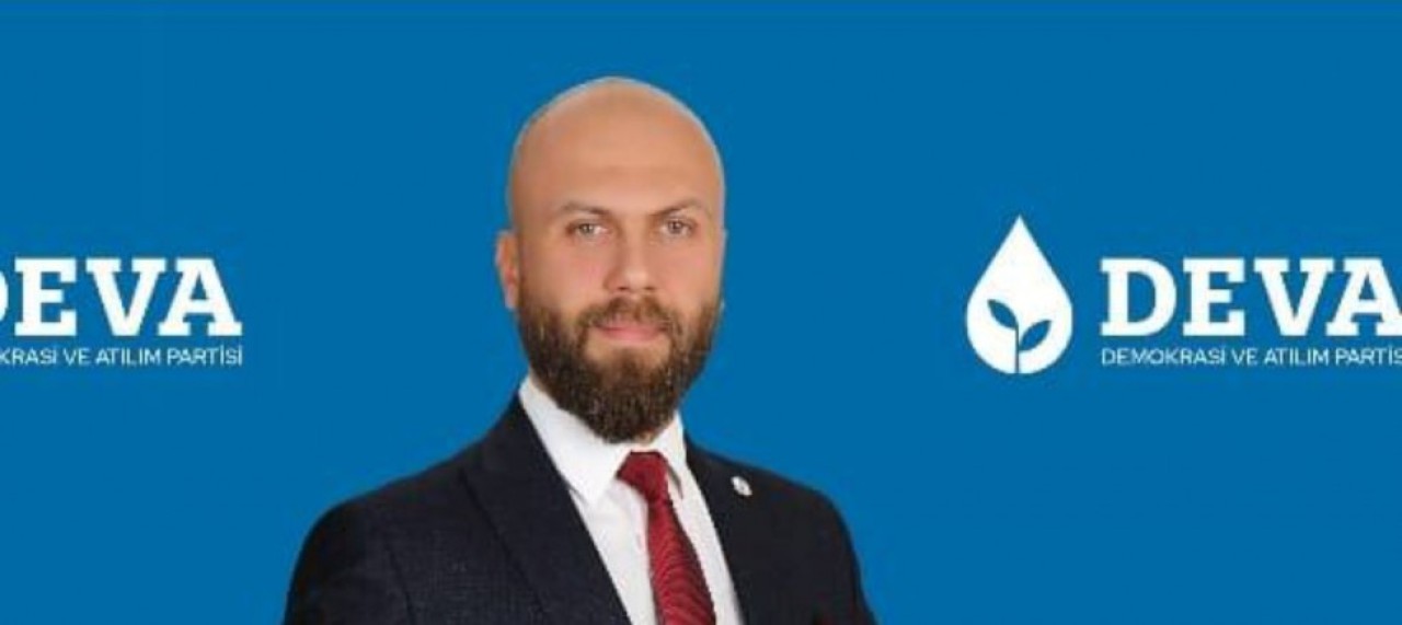 ‘KARANLIK TABLONUN BİR DEVASI VAR’