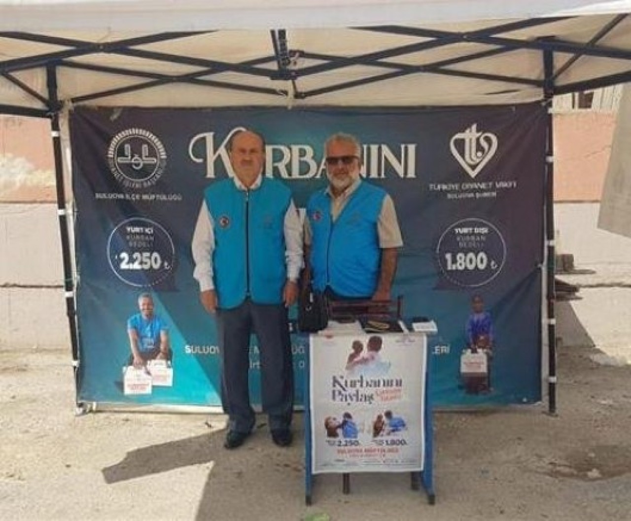 KAYA, BAĞIŞ STANTLARINI ZİYARET ETTİ