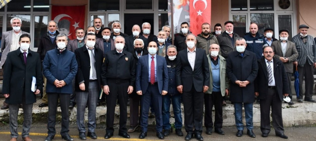 KAYMAKAM ALTINÖZ KÖYLÜNÜN DERDİNİ DİNLEDİ