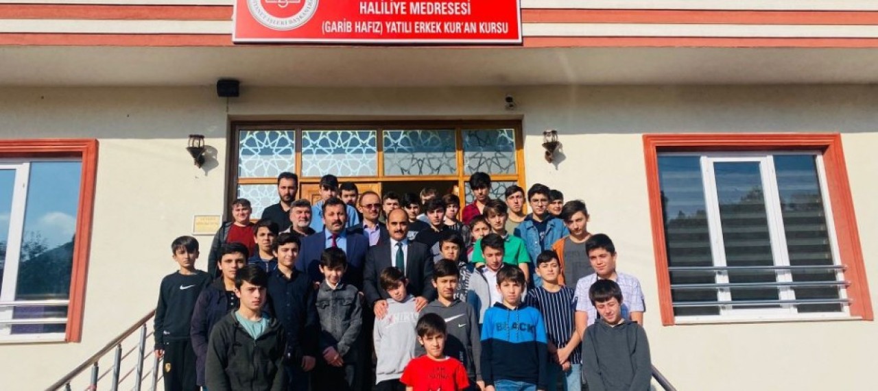 KAYMAKAM ALTINÖZ, KUR’AN KURSU’NU ZİYARET ETTİ