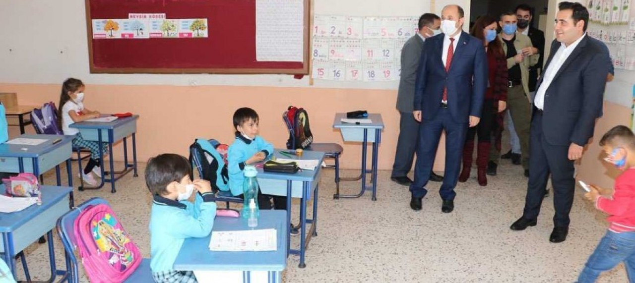 KAYMAKAM GÖCECİK OKUL ZİYARETLERİNE DEVAM EDİYOR