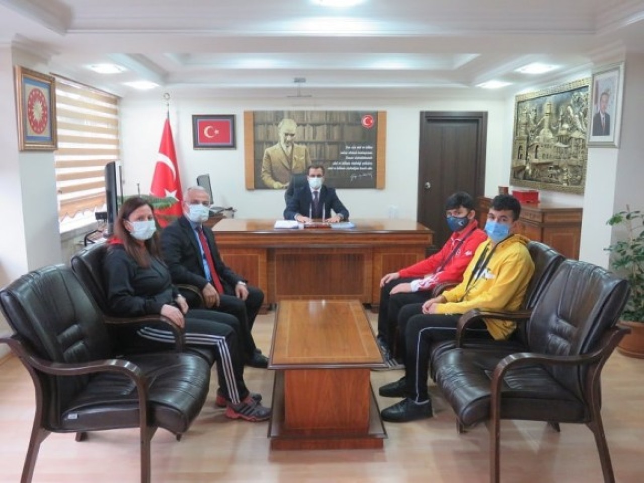 KAYMAKAM GÜLDOĞAN, ŞAMPİYONU TEBRİK ETTİ