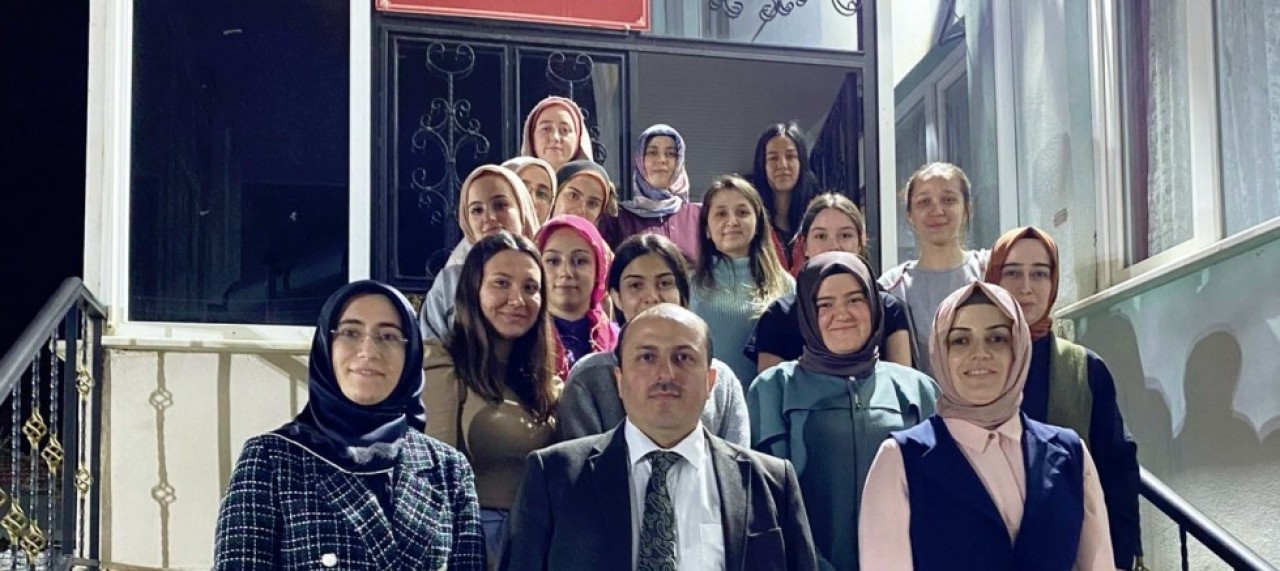 KAYMAKAM ŞEN, İFTARINI KYK YURDUNDA YAPTI