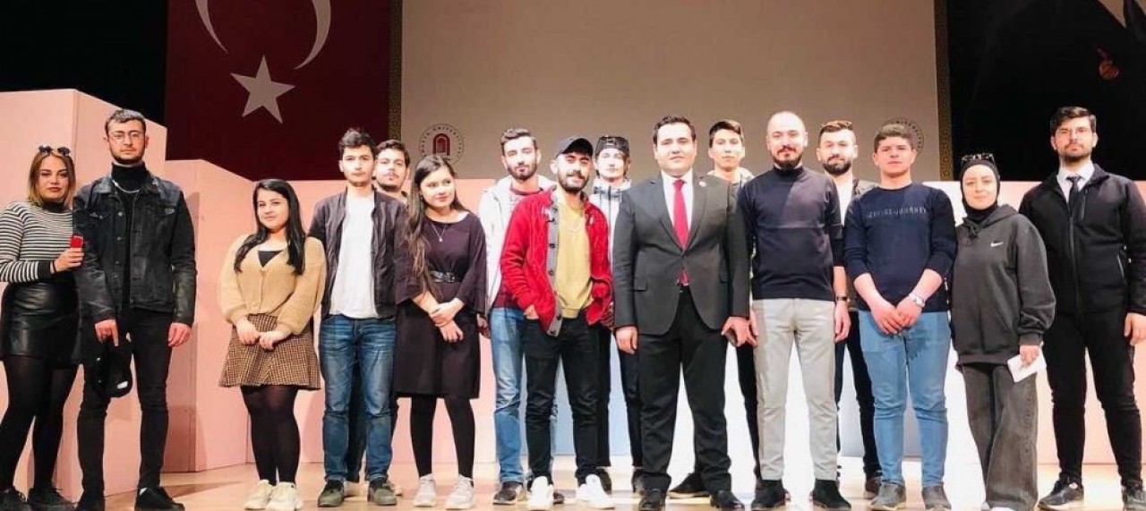 KENDİ YAZDIKLARI TİYATRO OYUNUYLA “BİRİNCİ” OLDULAR