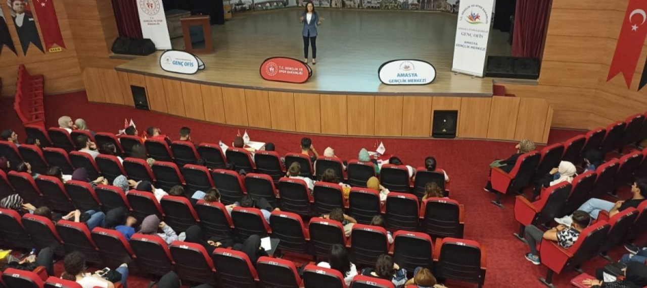 KENDİNİ TANIMA VE YÖNETME EĞİTİMİ