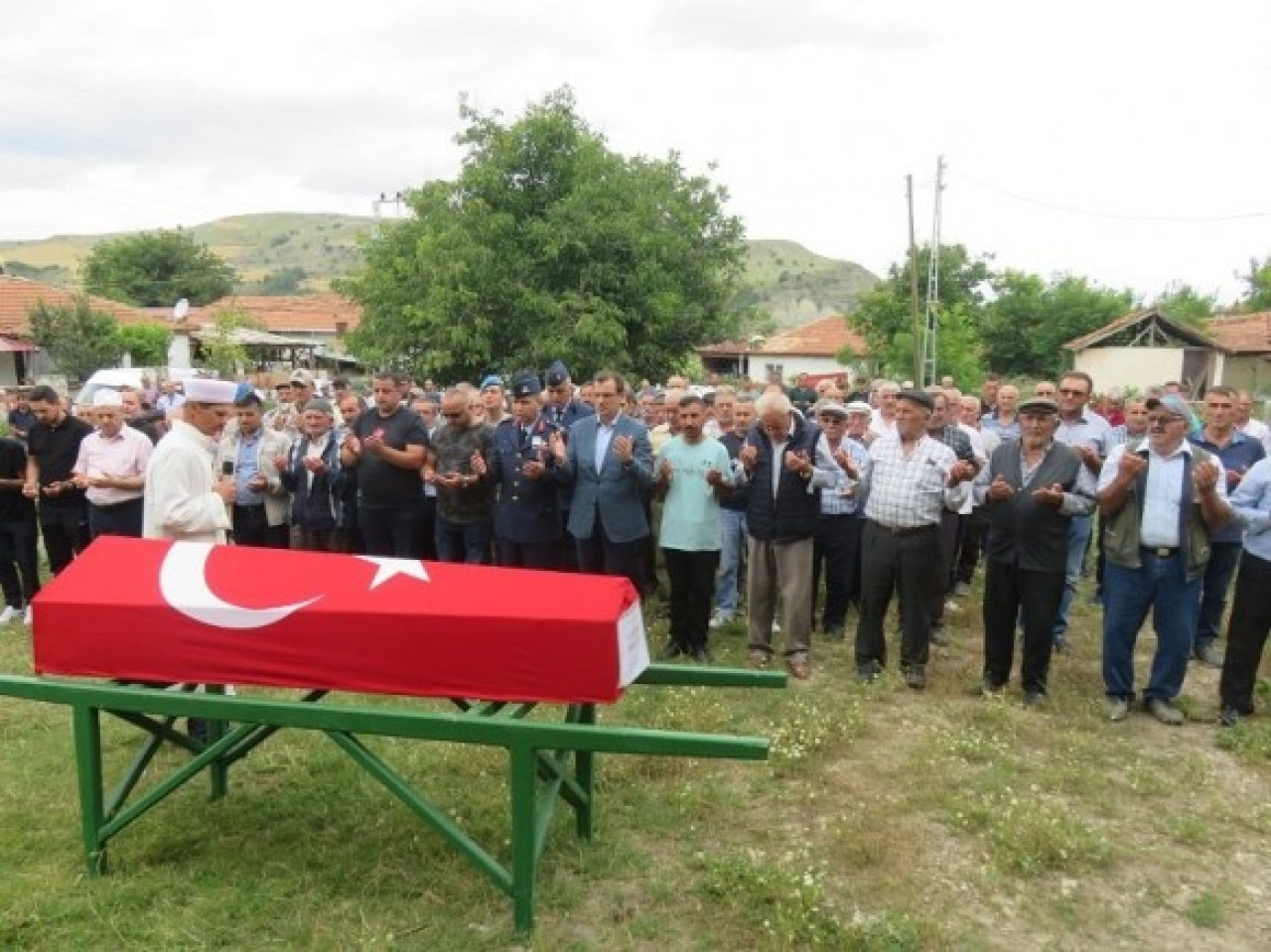 KIBRIS GAZİMİZ SON YOLCULUĞUNA UĞURLANDI