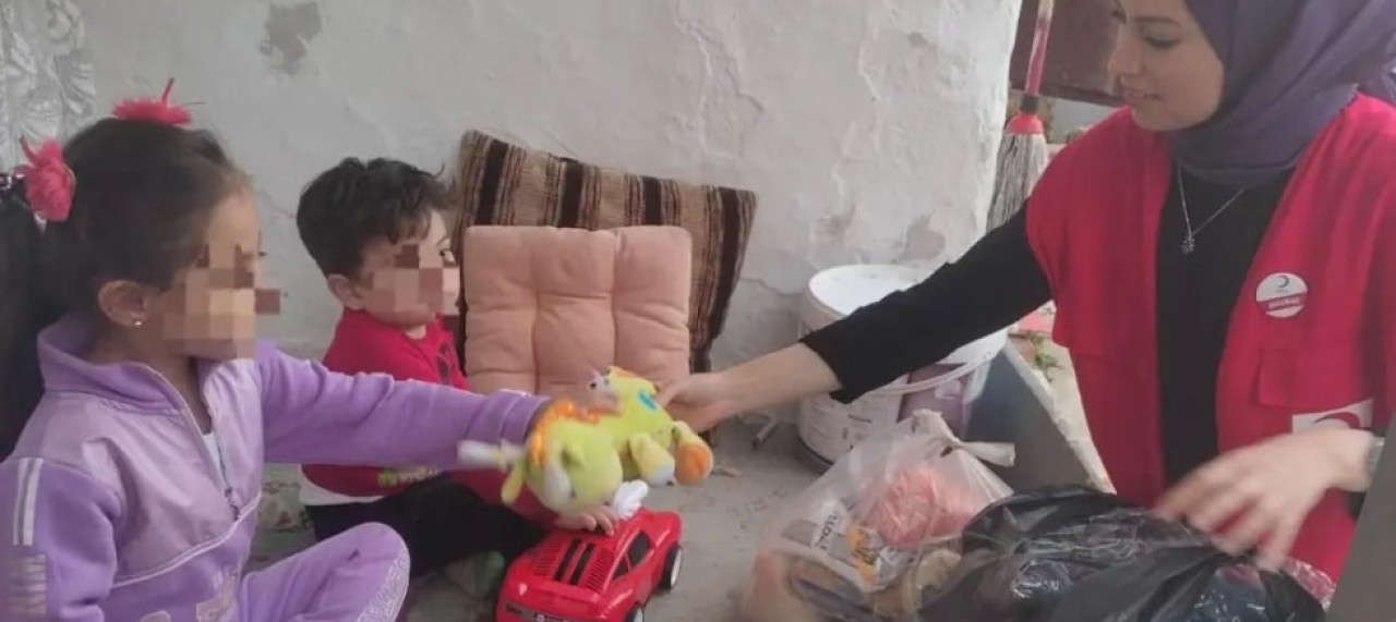 KIZILAY İHTİYAÇ SAHİPLERİNİN YANINDA