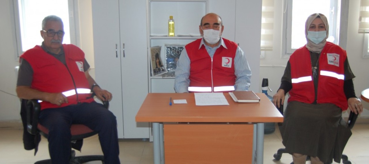 ‘KIZILAY’IN KAPISI HERKESE AÇIK’