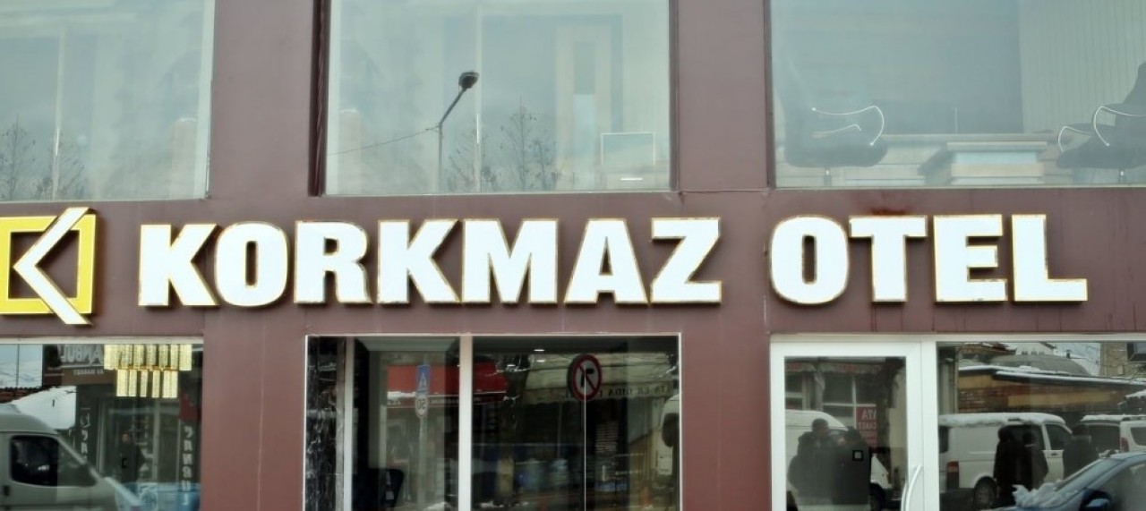 KORKMAZ AİLESİ DEPREMZEDELERİN EMRİNDE