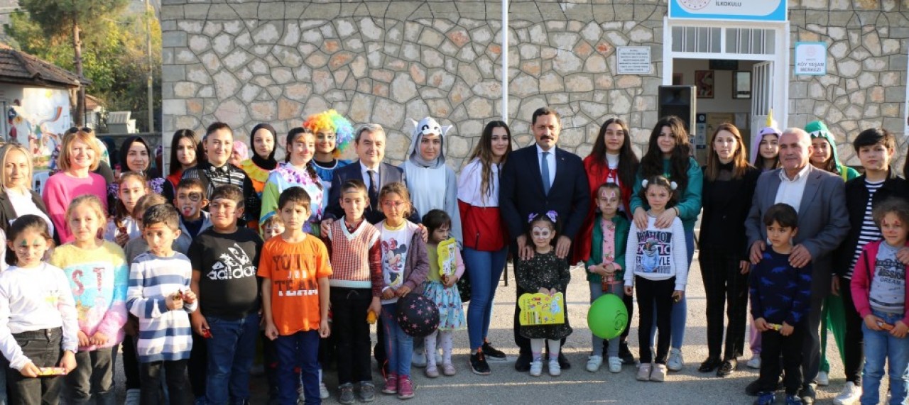 KÖY OKULLARI KÖY HALKININ YAŞAM MERKEZİ OLDU