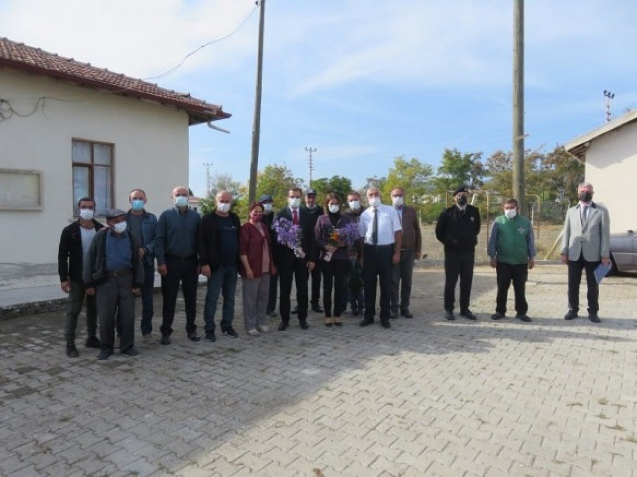 KÖYLERİN SORUNLARINI YERİNDE DİNLEDİ