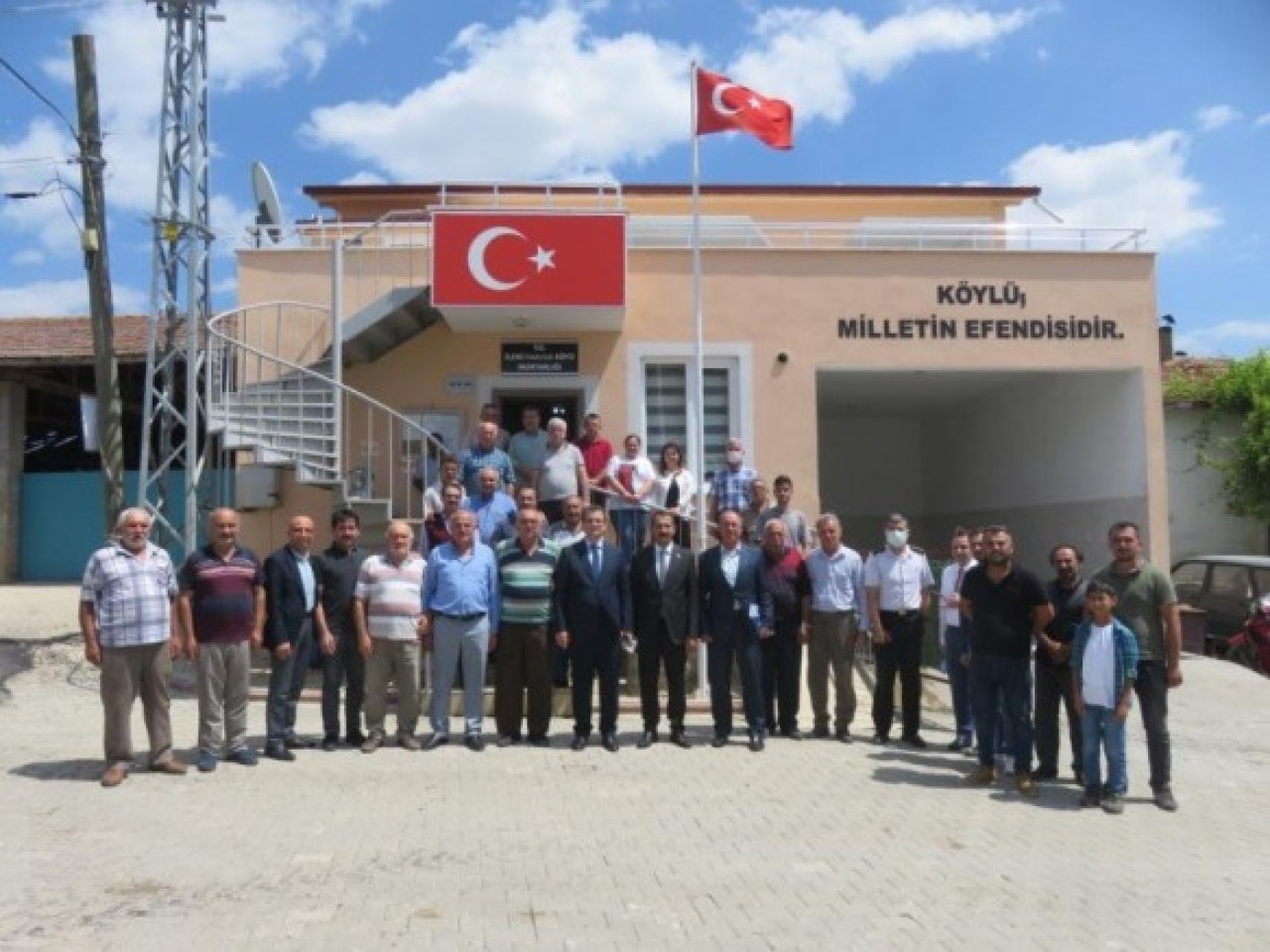 KÖYLÜLERİN TALEPLERİNİ DİNLEDİ
