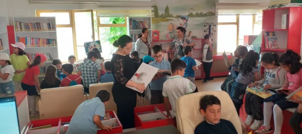 KÜTÜPHANE DOLUP TAŞIYOR