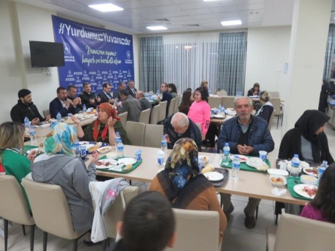 KYK’DA KALAN AİLELERLE İFTARDA BULUŞTU