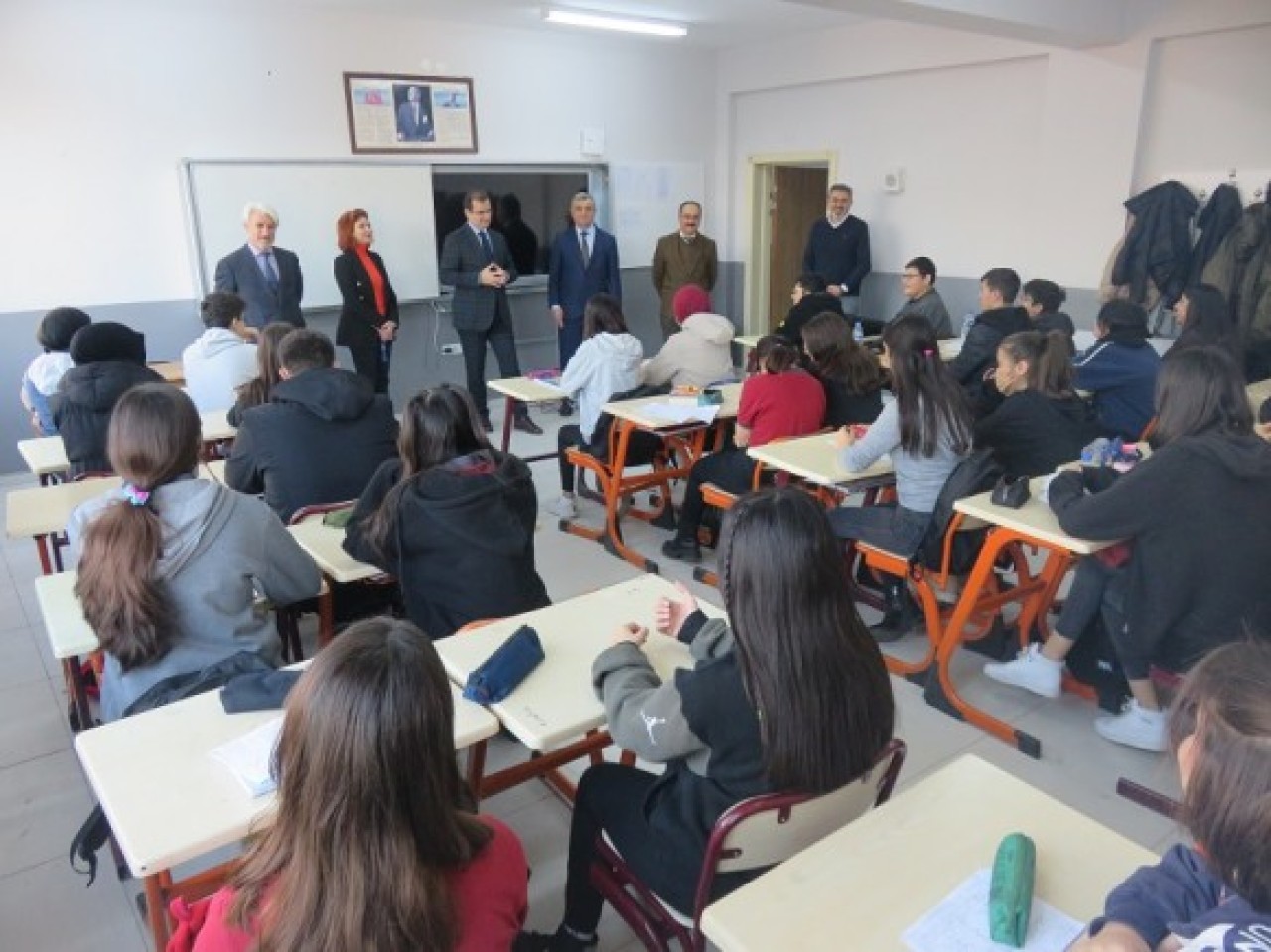 LİSE ÖĞRENCİLERİ İLE BİR ARAYA GELDİ