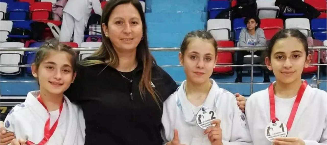 MADENCİLER TURNUVASINDAN 4 ALTINLA DÖNDÜLER