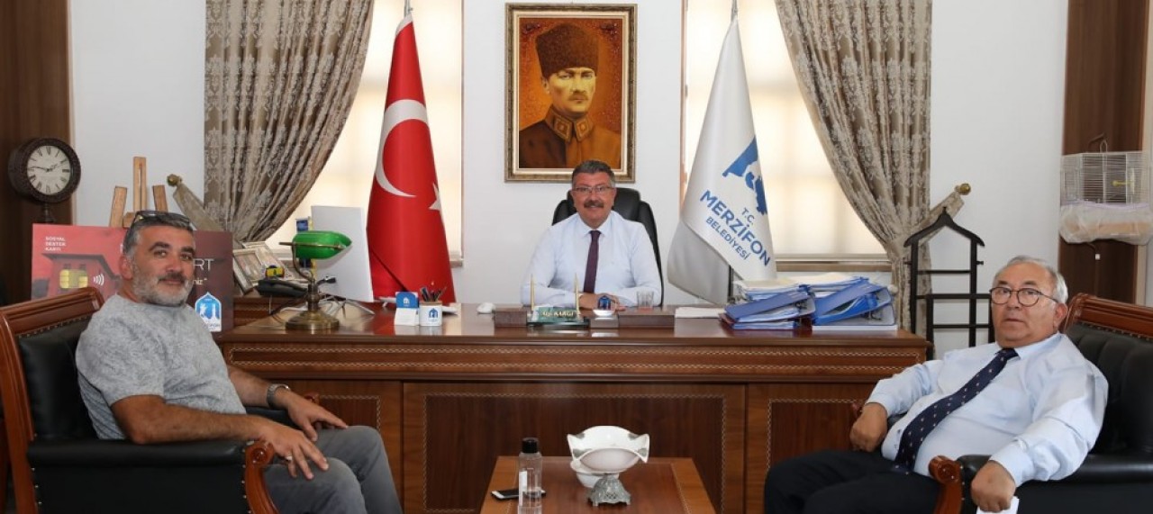MAHALLENİN SORUNLARINI ANLATTI