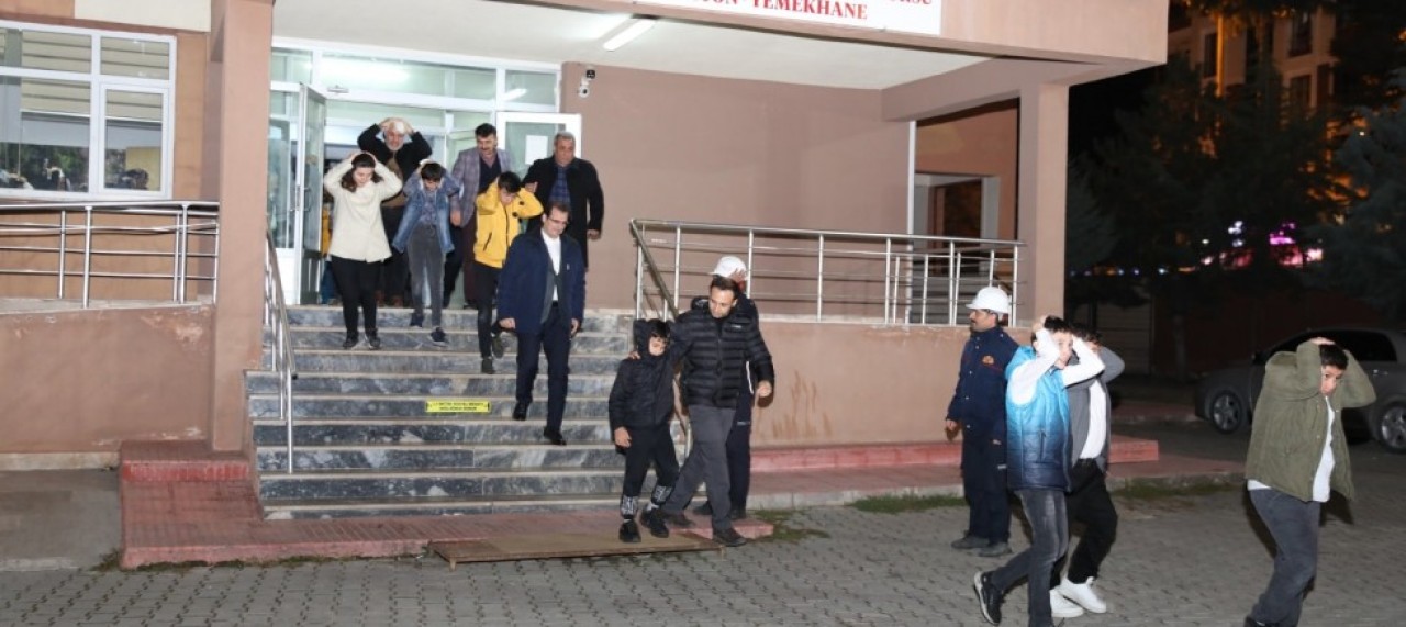 MERZİFON’DA DEPREM TATBİKATI YAPILDI