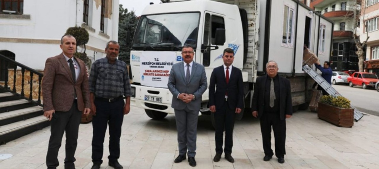 MERZİFON'DAN DEPREMZEDELERE YARDIMLAR SÜRÜYOR
