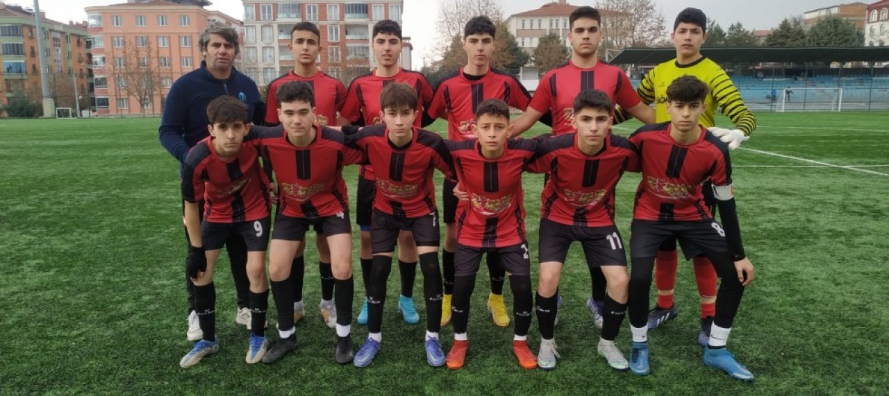 MERZİFON DERBİSİNDE KAZANAN GENÇLER OLDU