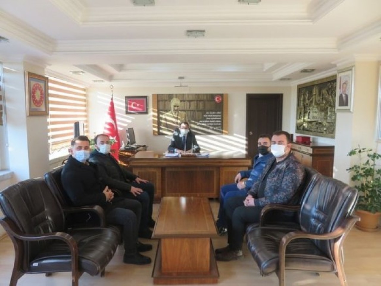 MERZİFON GENÇLERİNDEN KAYMAKAM GÜLDOĞAN’A ZİYARET