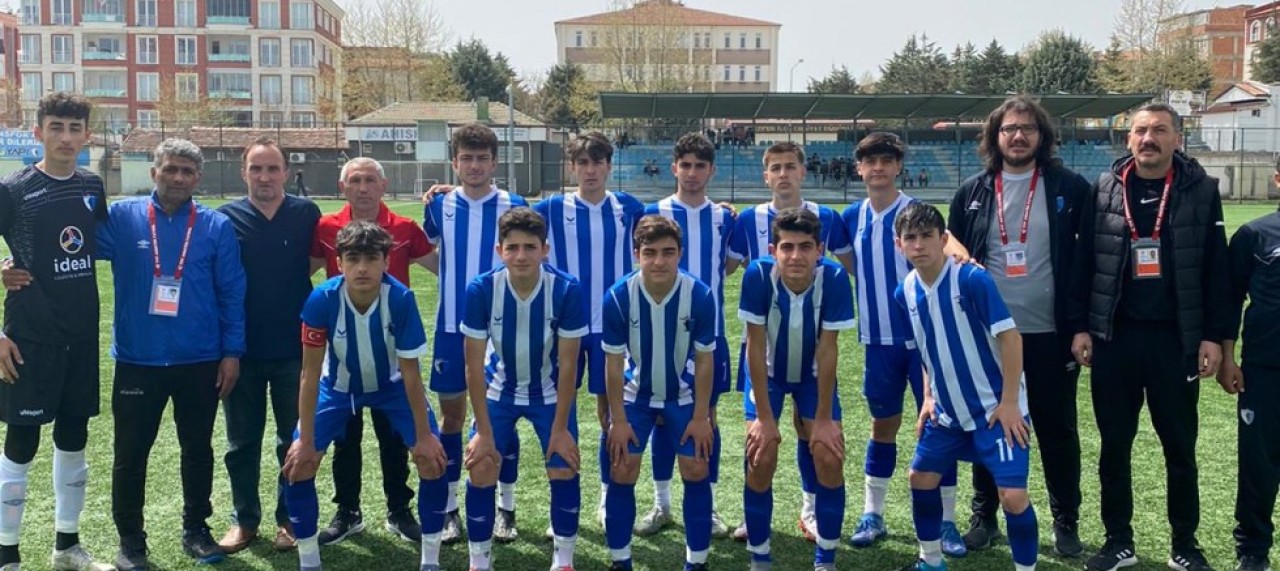 MERZİFONSPOR ŞAMPİYONLUĞA GÖZ KIRPTI