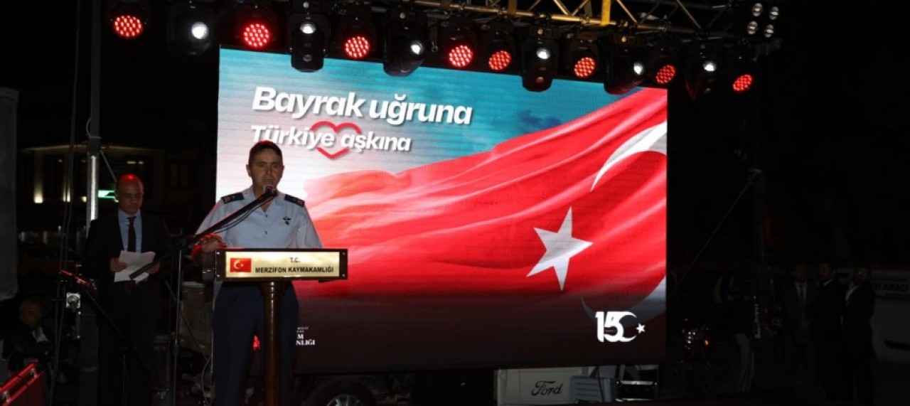 MİLYONLAR, ÇELİKTEN UÇAKLARA, TANKLARA ETİYLE, KANIYLA DUR DEDİ