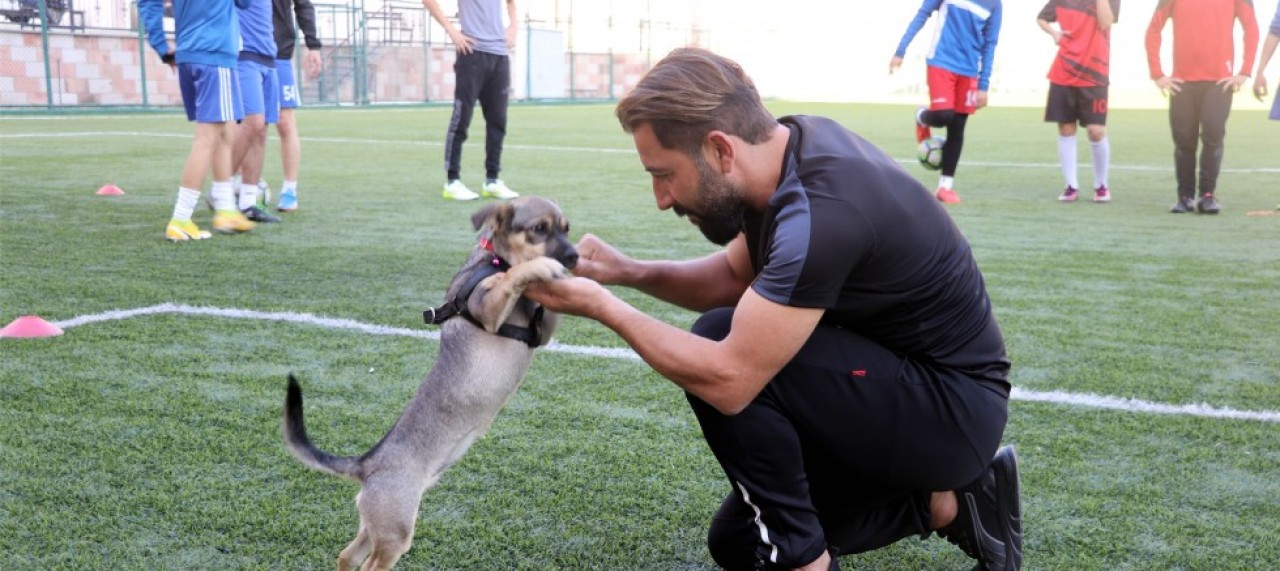 MİNİK "BIRÇIN" FUTBOL TAKIMININ MASKOTU OLDU