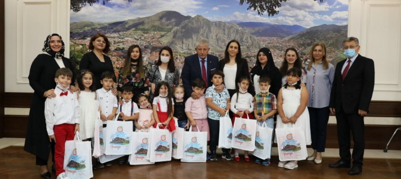 MİNİKLER BELEDİYE ÇOCUK YUVASI’NDA MUTLU