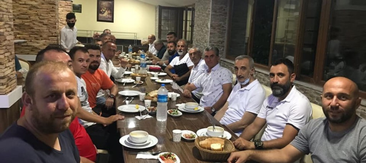 MİNİKLER FUTBOL ŞENLİĞİ BAŞLIYOR
