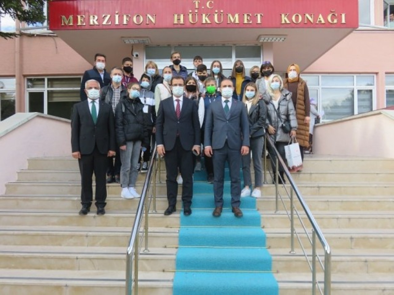 MİSAFİR ÖĞRENCİLERİ KABUL ETTİ