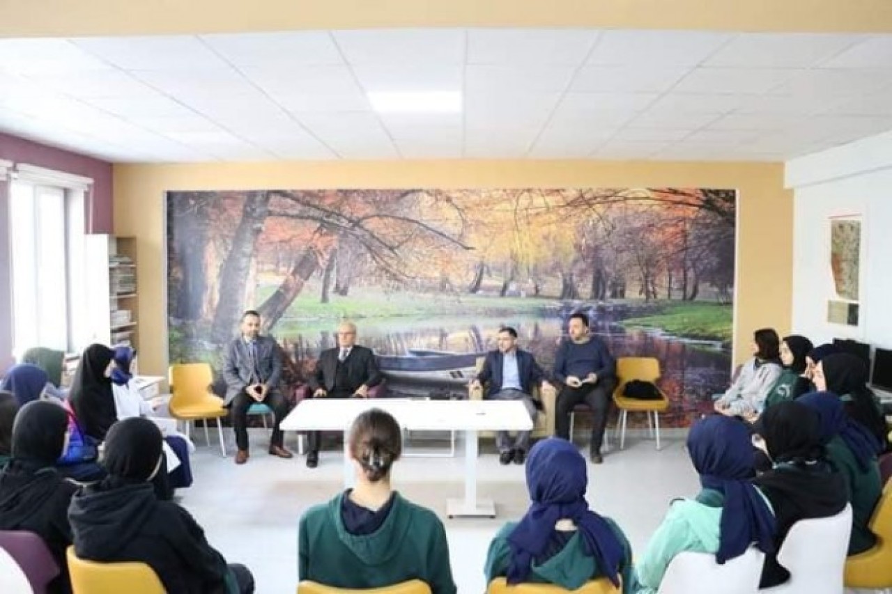 ‘MODERN ÇAĞIN İNANÇ SORUNLARI’ KİTABININ KRİTİĞİ YAPILDI