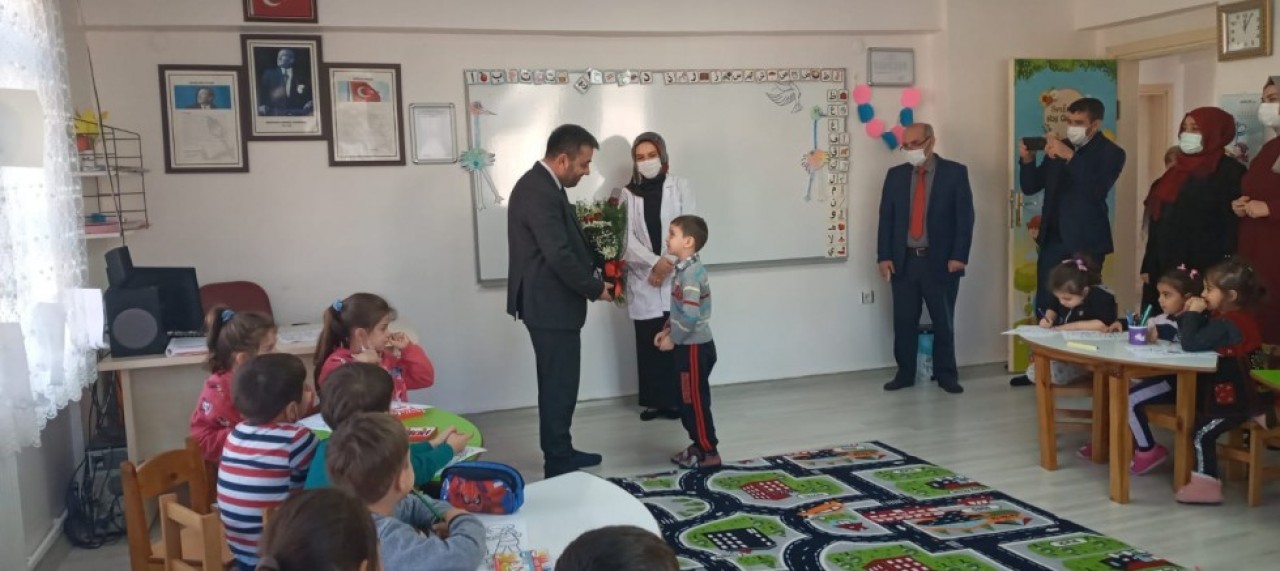 Müftü Ayvaz,  Minikleri Ziyaret Etti