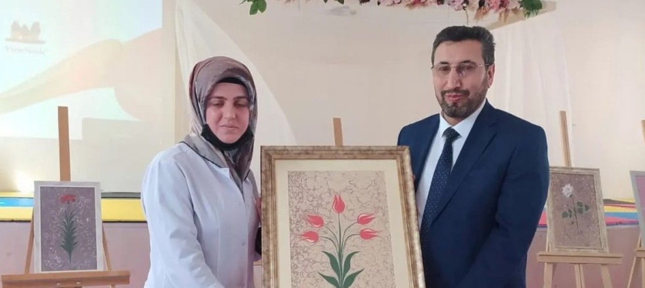 MÜFTÜ PEHLİVAN EBRU KURSUNU ZİYARET ETTİ