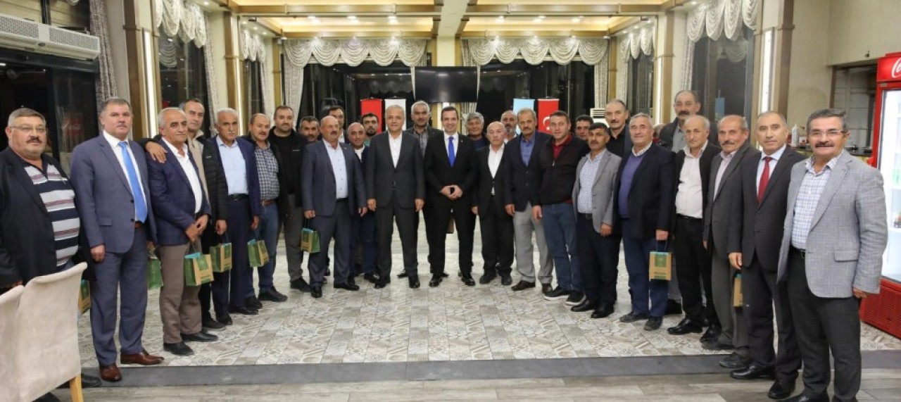 MUHTARLAR ONURUNA YEMEK VERİLDİ