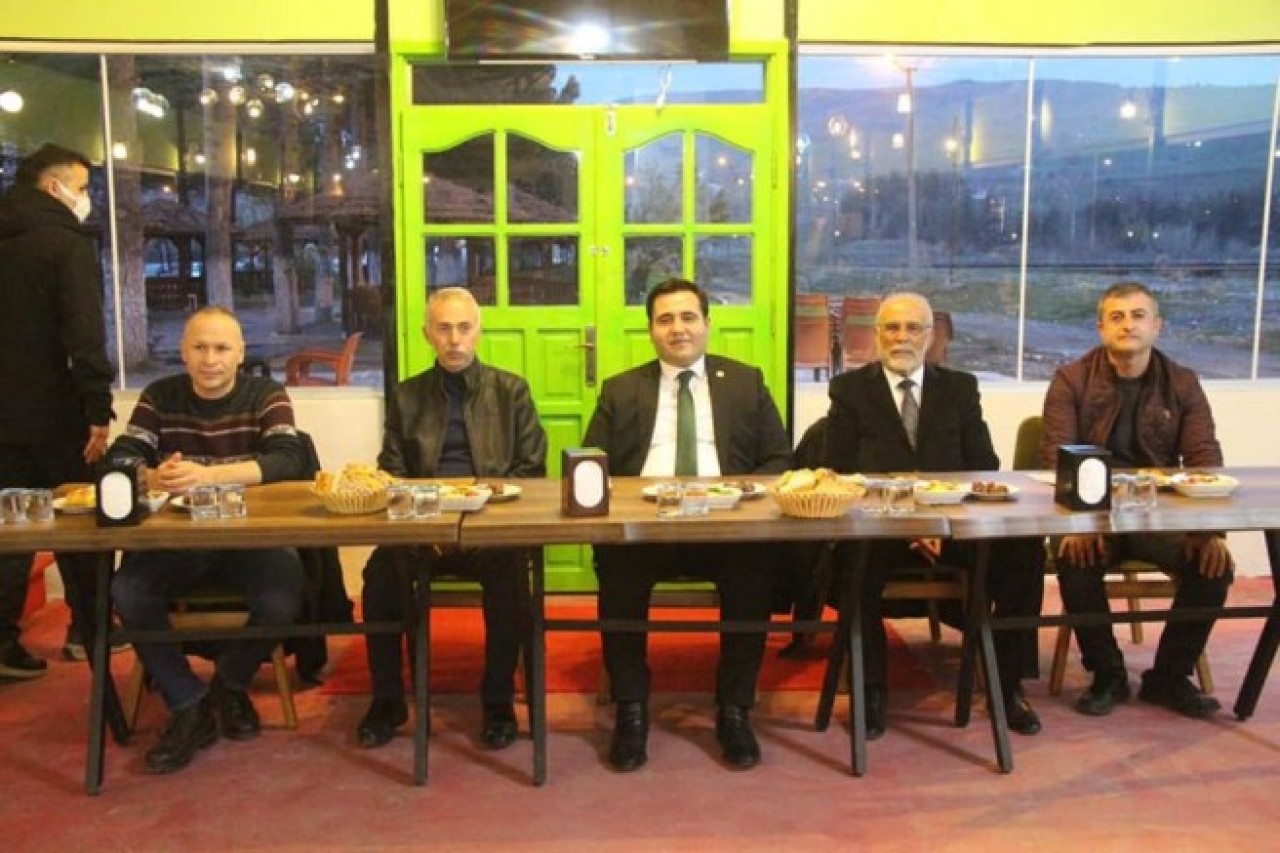 MUHTARLARLA İFTAR YEMEĞİNDE BULUŞTU