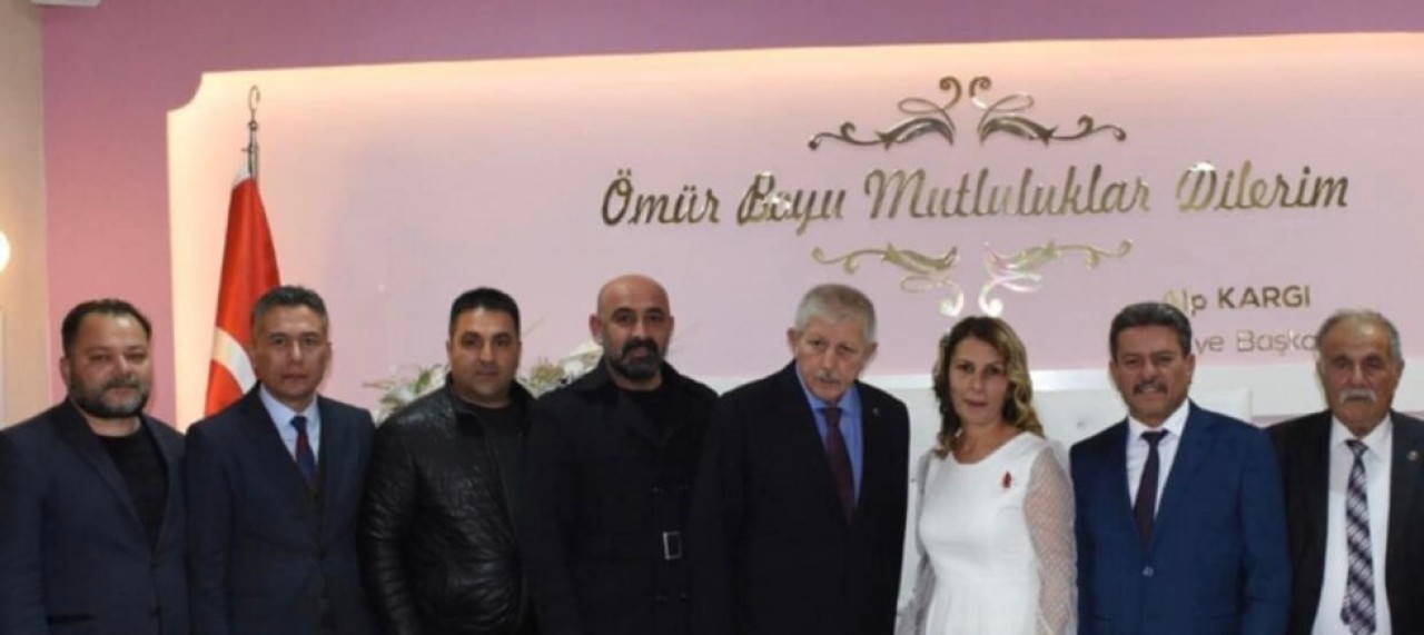NİKAHI BAŞKAN SARI KIYDI