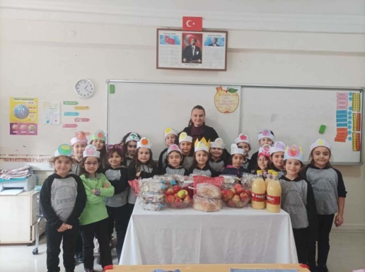 ÖĞRENCİLER YERLİ MALINI HATAY VE BİLECİK YÖRESEL ÜRÜNLERİYLE KUTLADILAR
