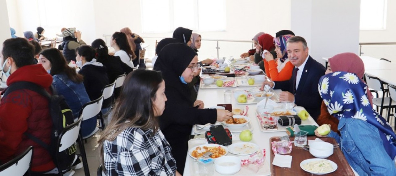 ÖĞRENCİLERİN TALEBİNE KAYITSIZ KALMADI