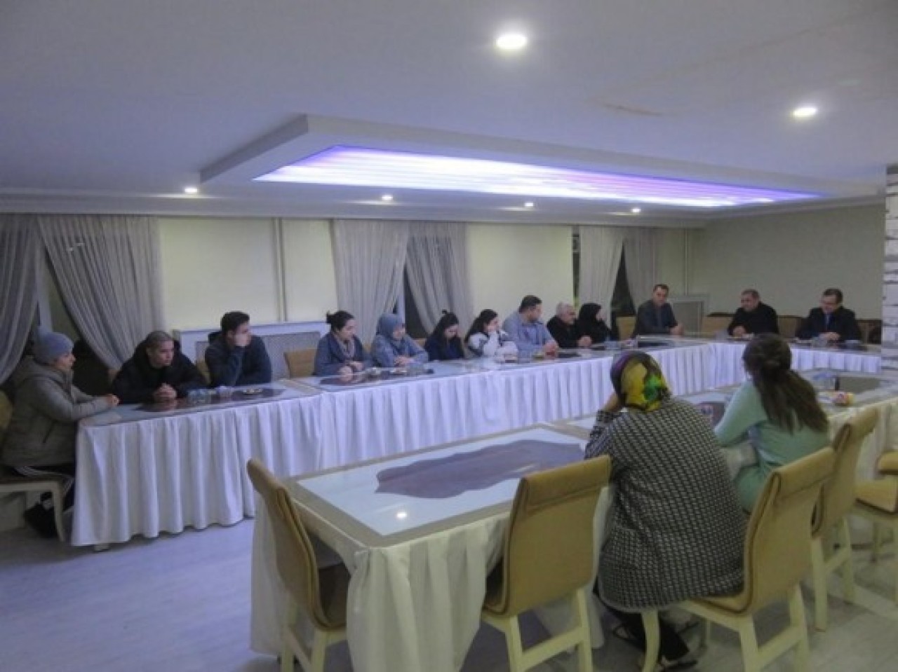 ÖĞRETMENEVİ’NDE KONAKLAYAN MİSAFİRLERİ ZİYARET ETTİ