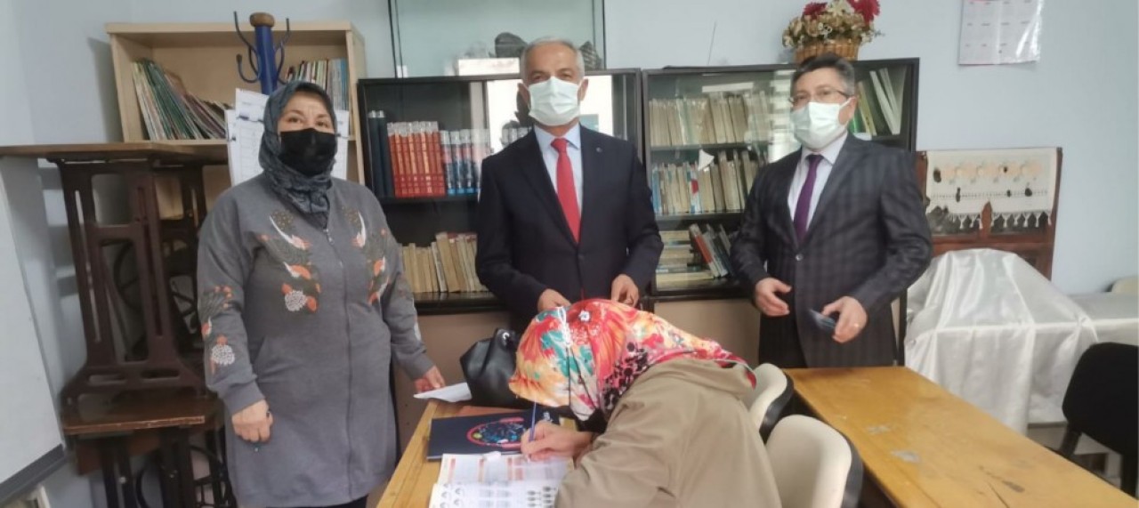 OKUMA KURSUNU ZİYARET ETTİ
