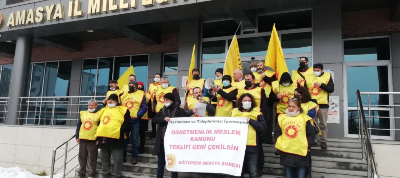 ÖLGÜN: ÖĞRETMENLİK MESLEK KANUNU TASARISI GERİ ÇEKİLMELİDİR