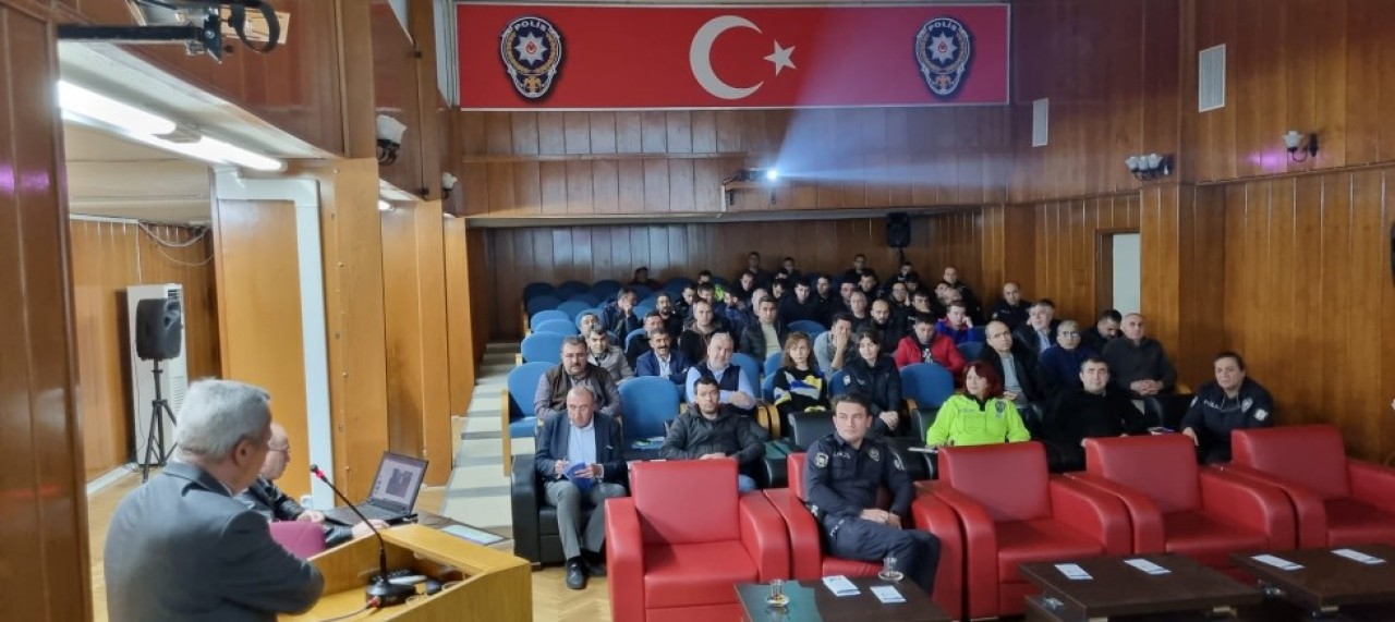 ORGAN VE DOKU NAKLİ KONUSUNDA EMNİYET ÇALIŞANLARI BİLGİLENDİRİLDİ
