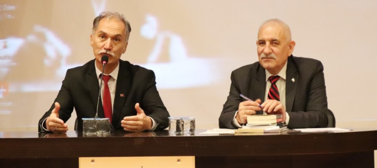 ÖRNEK ŞAHSİYETLER TEMALI KONFERANS DÜZENLENDİ